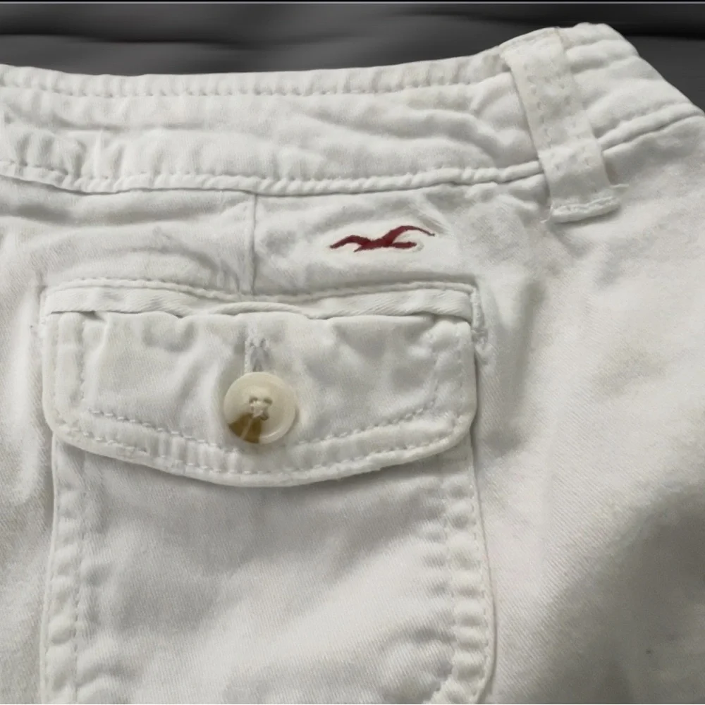 Hollister Women's Low Rise White Jean Shorts - Picture 8 of 12